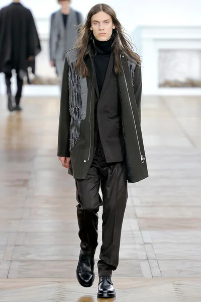 Look 14
